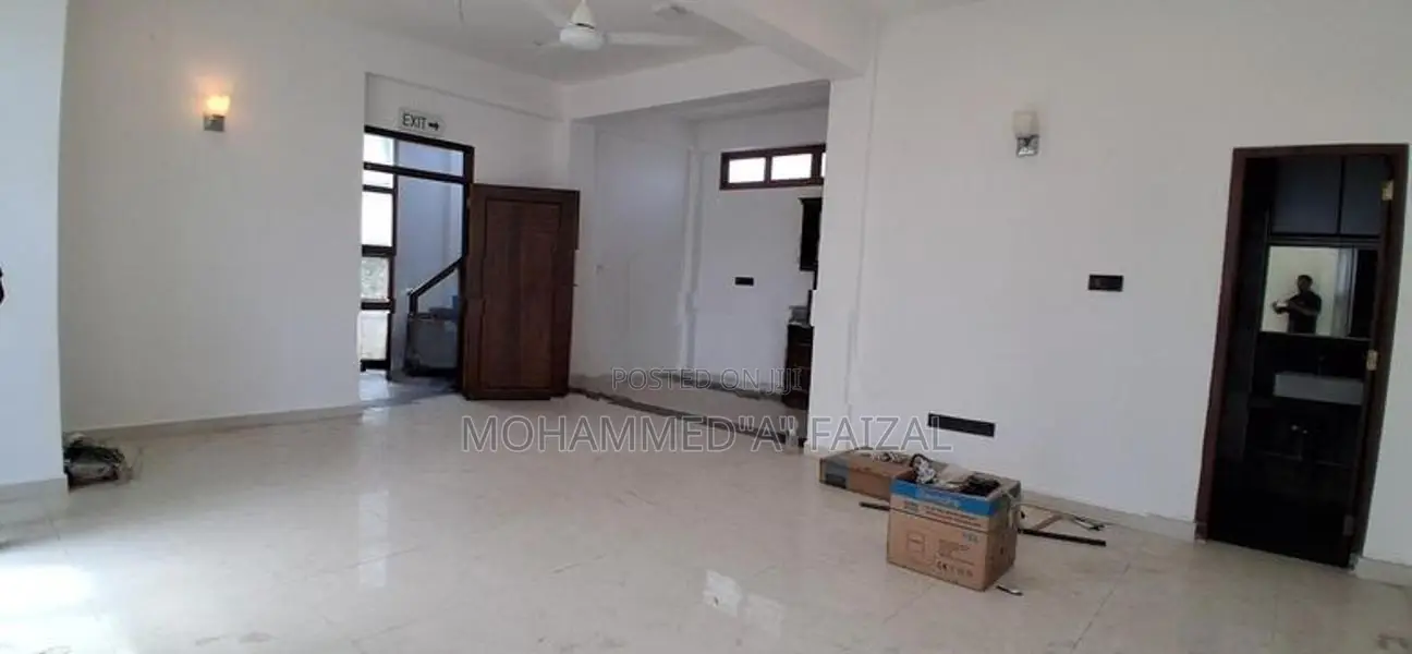 House For Rent in 5th Lane Kollupity Colombo.03