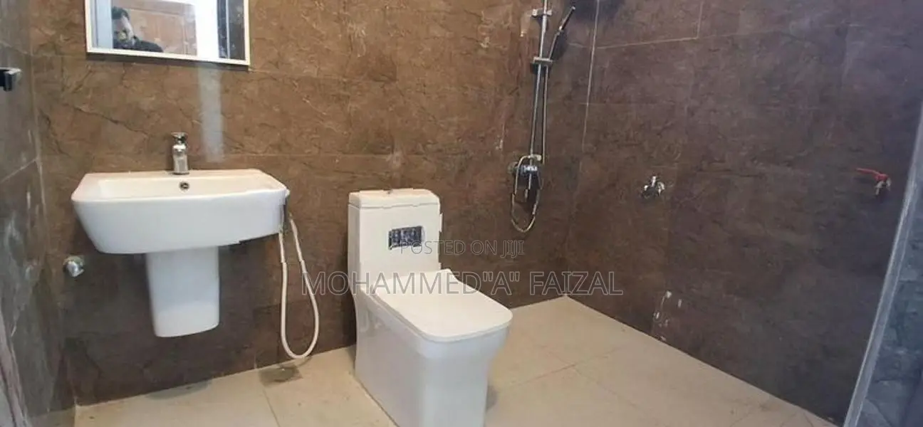 House For Rent in 5th Lane Kollupity Colombo.03