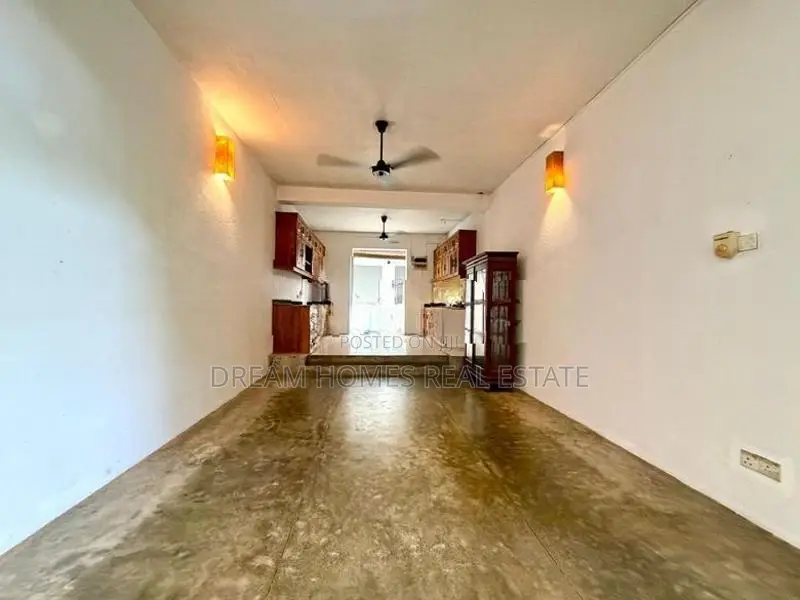 Luxury Two-Storey Family House for Sale – Thalawathugoda