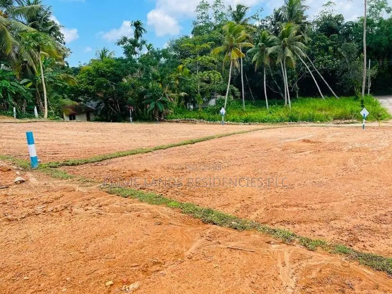 Residential Land for Sale in Aluthwala