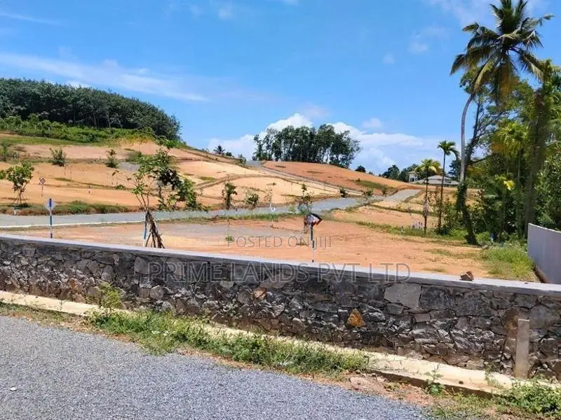 කළුතර නගරය ලගින්ම නේවාසික ඉඩම් කැබලි විකිණීමට