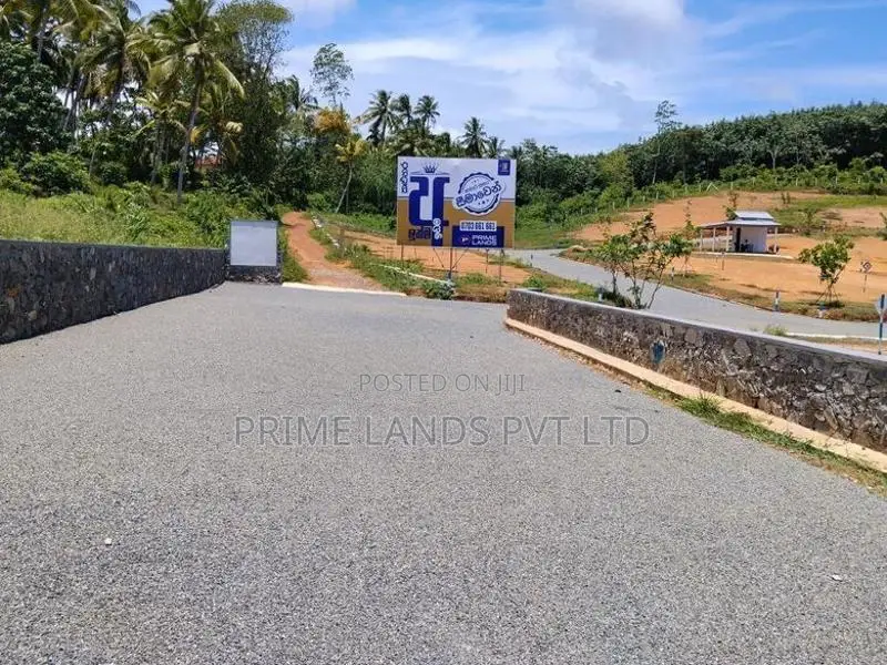 කළුතර නගරය ලගින්ම නේවාසික ඉඩම් කැබලි විකිණීමට