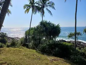 Land for Sale - 387 Perches in Hiriketiya (A6568)