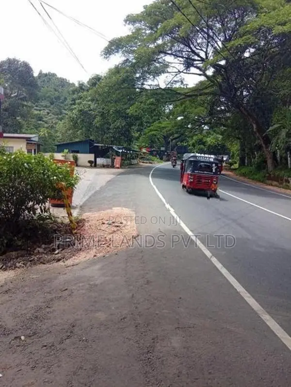 Beautiful land in uthuwankanda