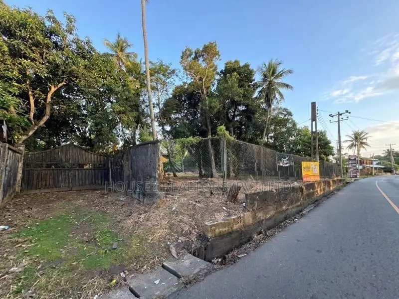 Land with House for Lease – Athurugiriya