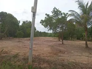 සින්නක්කර ඉඩමක් අනුරාධපුරින්