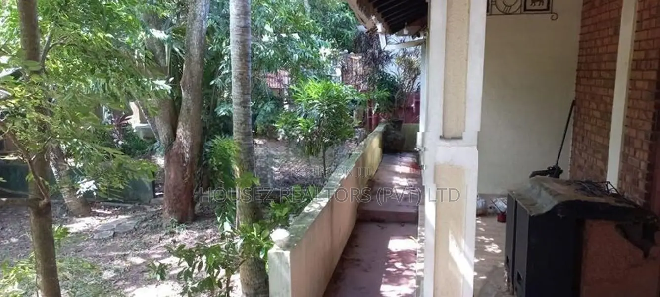 Spacious House for Sale – Moratuwa, Horetuduwa