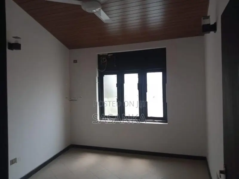 Nugegoda Diyawanna Garden 2500 Sqft Office Space for Rent