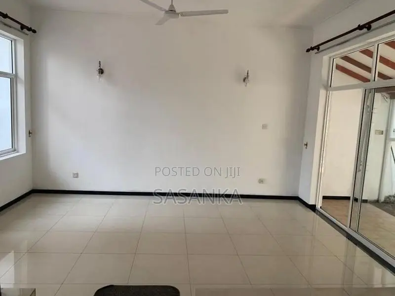 Nugegoda Diyawanna Garden 2500 Sqft Office Space for Rent
