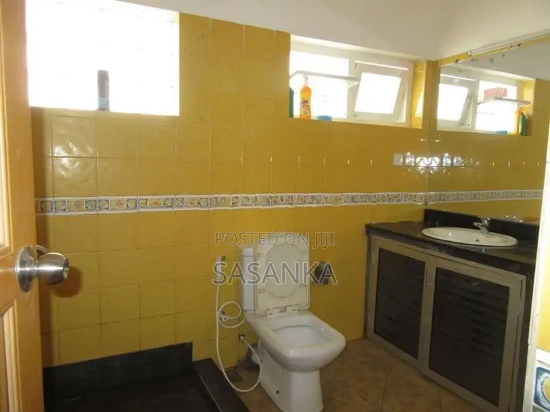 Nugegoda Diyawanna Garden 2500 Sqft Office Space for Rent