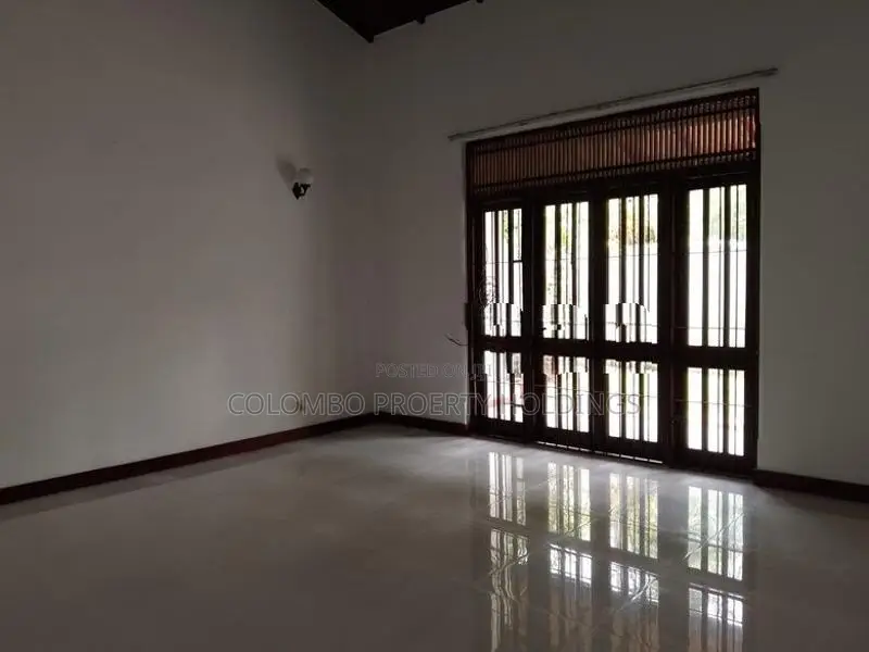 Unfurnished Ground floor Unit For Rent In Nugegoda [ 219 H ]