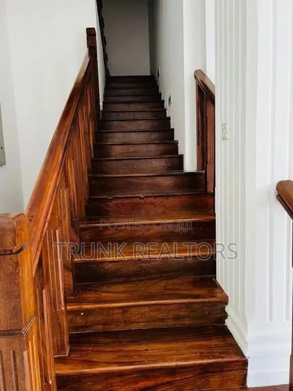 Kotte 04BR House For Rent (NK11680)