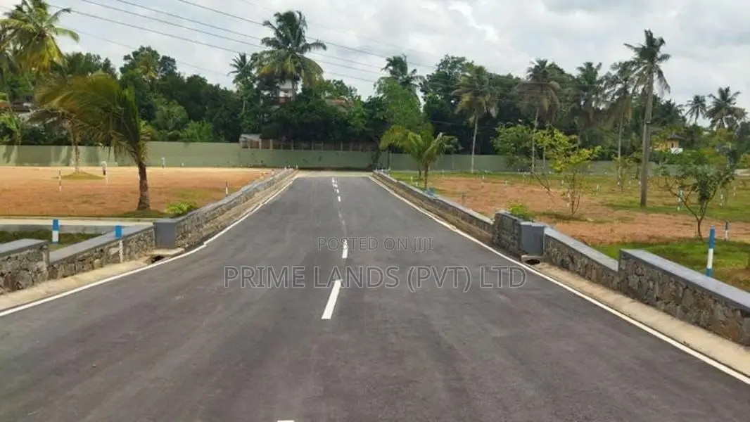 Land in Gampaha Town