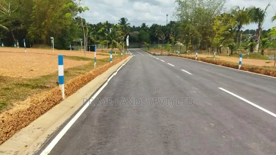 Land in Gampaha Town