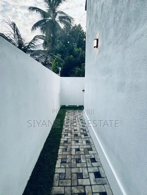 Brand New Luxury House Sale in Malabe
