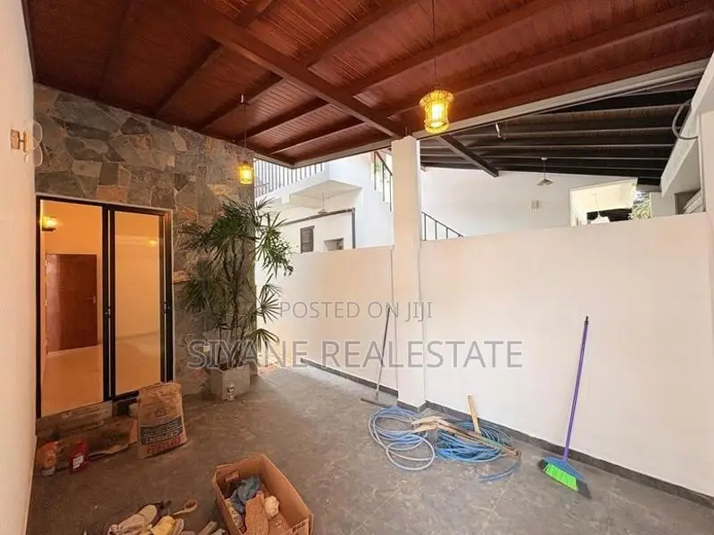 Luxury New House Sale in Athurugiriya