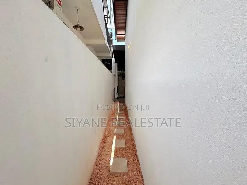 Luxury New House Sale in Athurugiriya