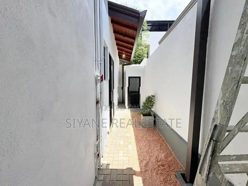 Luxury New House Sale in Athurugiriya