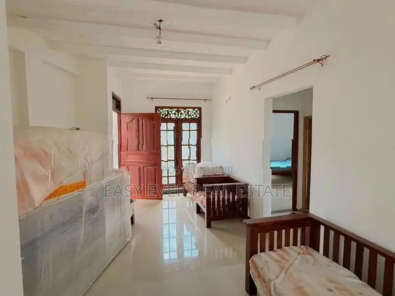 අතුරුගිරිය තුන්අඳහේන ප්‍රදේශයෙන් අංගසම්පූර්ණ දෙමහල් නිවස විකිණීමට