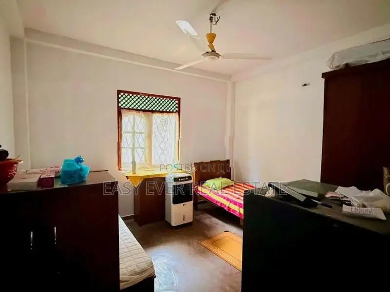 අතුරුගිරිය තුන්අඳහේන ප්‍රදේශයෙන් අංගසම්පූර්ණ දෙමහල් නිවස විකිණීමට