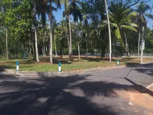 වේයන්ගොඩ කුබල්ඔලුව බස් පාරෙන් බිම් කොටස්