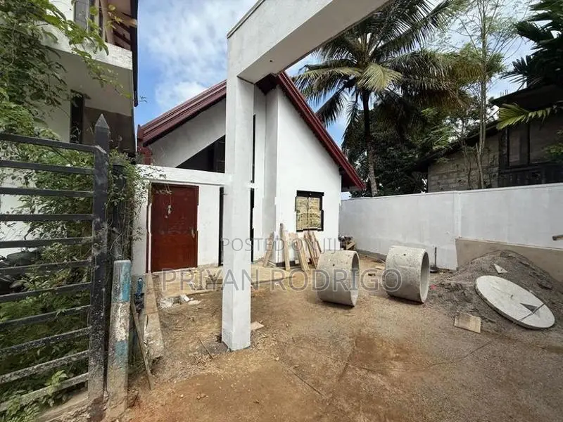 Kahathuduwa 02 BR Cabana Type New House on 7.25 Perches of Land for Sa