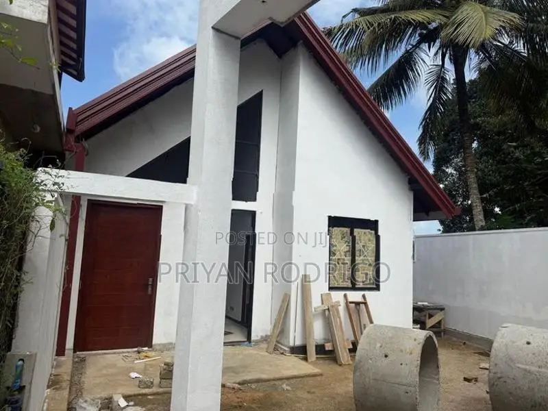 Kahathuduwa 02 BR Cabana Type New House on 7.25 Perches of Land for Sa