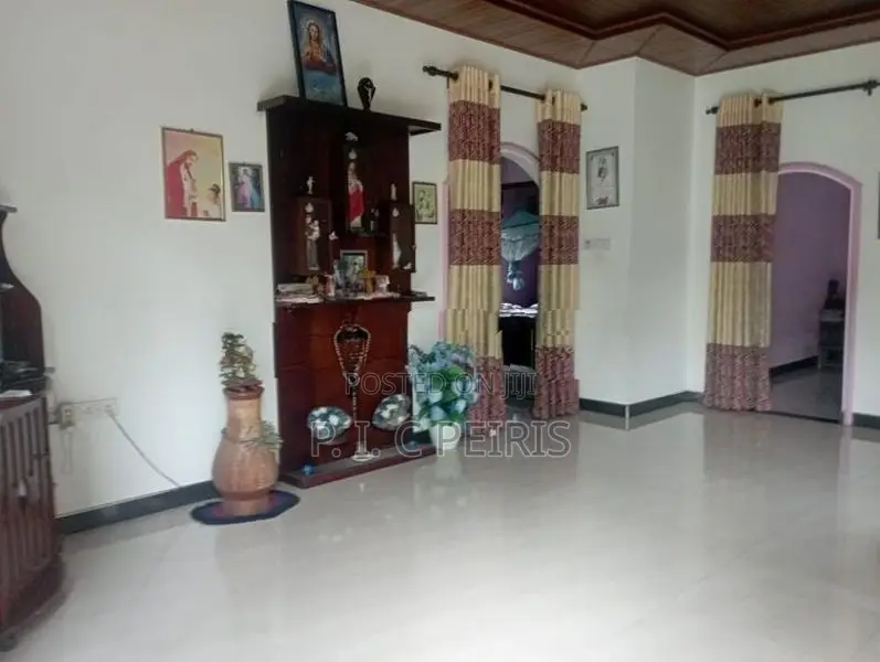 House for sale in Akkara 50, David Waththa.Negombo.Gampaha.