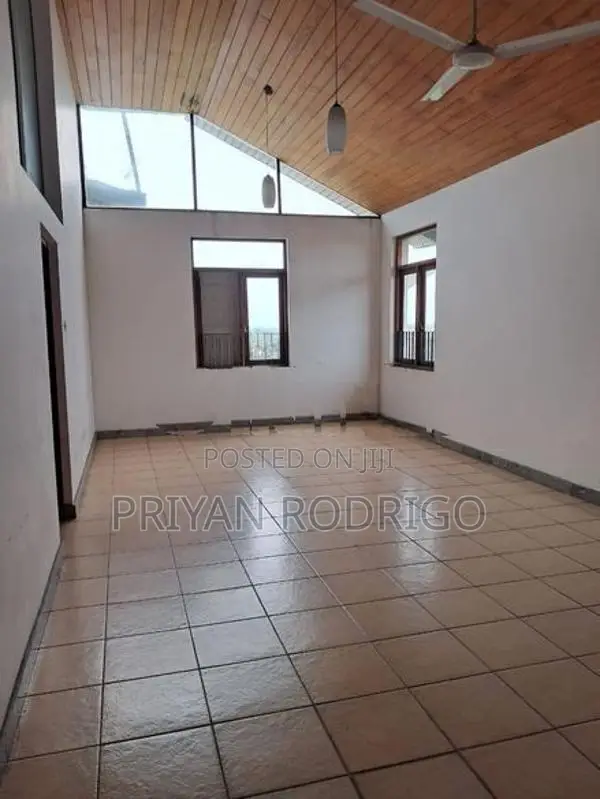 Wind Crest Residencies, Rajagiriya 03 BR 10th Floor Apartment for Sale