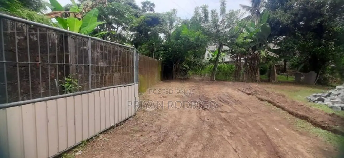 Thalawathugoda-Battaramulla Pannipitiya Rd 21.5 Perches of Land for Sa