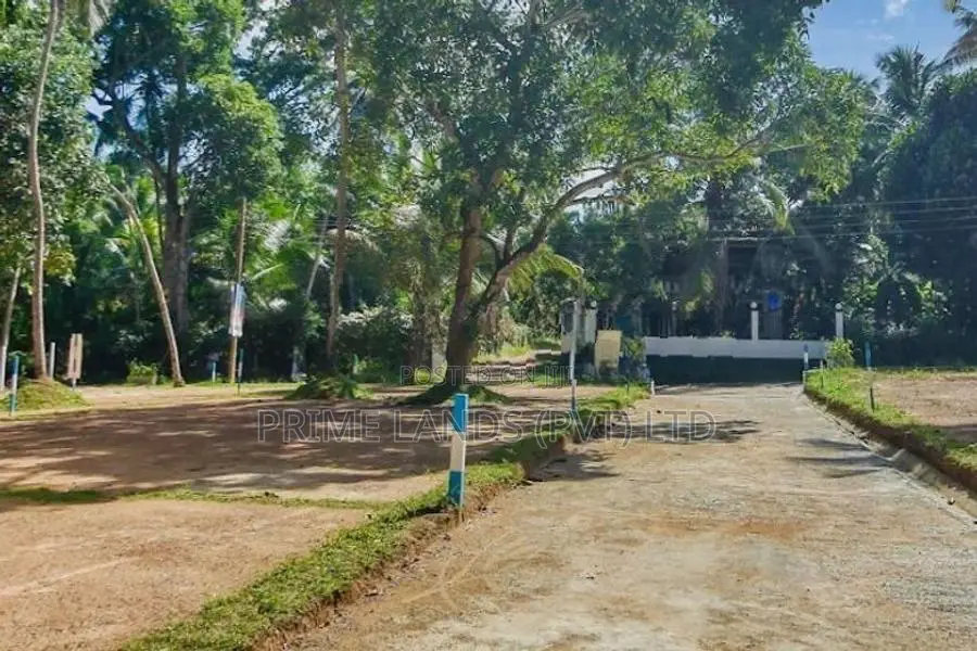 Land in Kadawatha Kirillawala