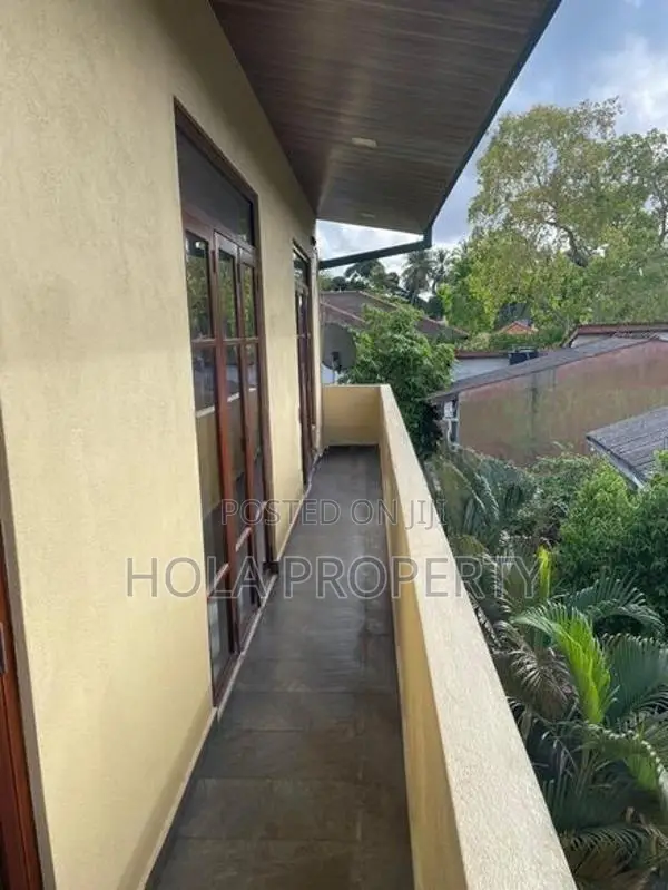 2 Bhk Semi Furnished 2nd Floor Battaramulla
