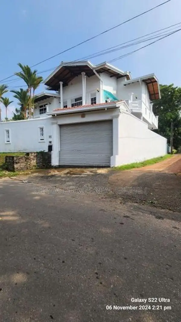 Modern Luxury House for Rent – Pitakotte