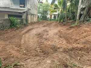 කොට්ටාව නගර සීමාවෙන් පිලියන්දල පාරට 1 km වටිනා ඉඩමක්