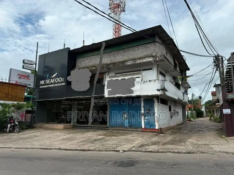 Rathmalana, Commercial Building and a valuable Land for Immediate Sale