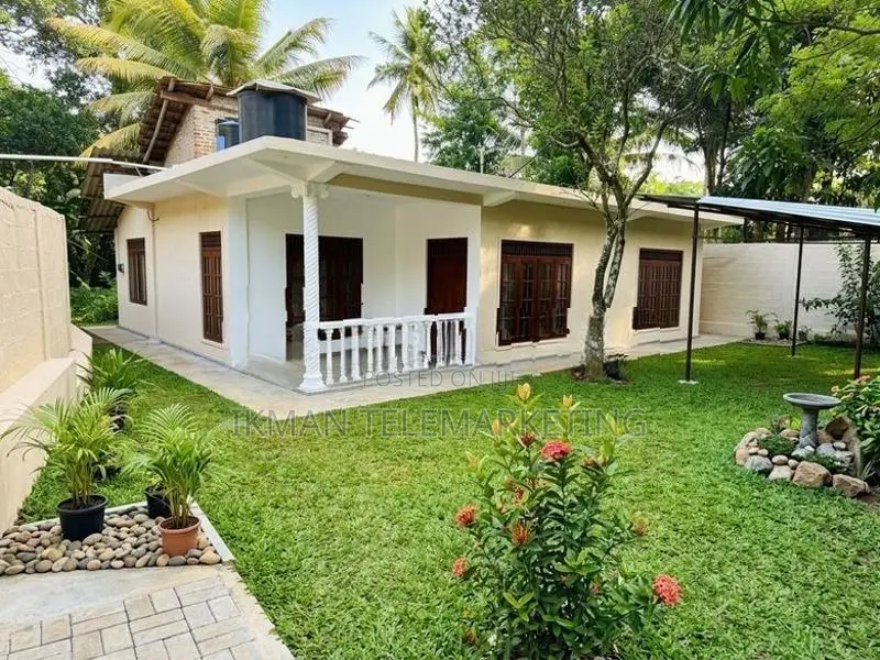 Galahitiyawa House with Land