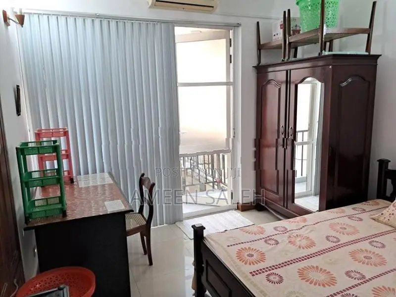 Colombo 8 - For Rent Ladies Furnished Room in Apt with Security