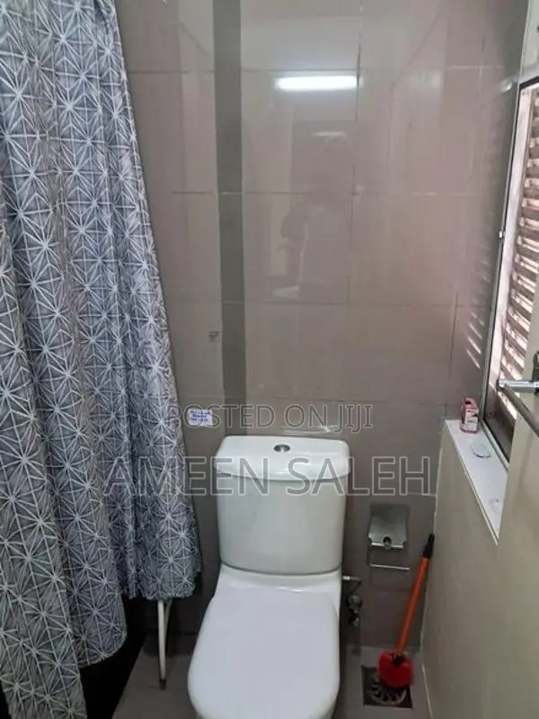 Colombo 8 - For Rent Ladies Furnished Room in Apt with Security