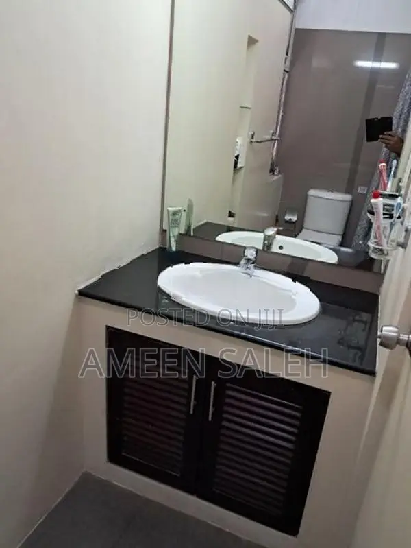 Colombo 8 - For Rent Ladies Furnished Room in Apt with Security