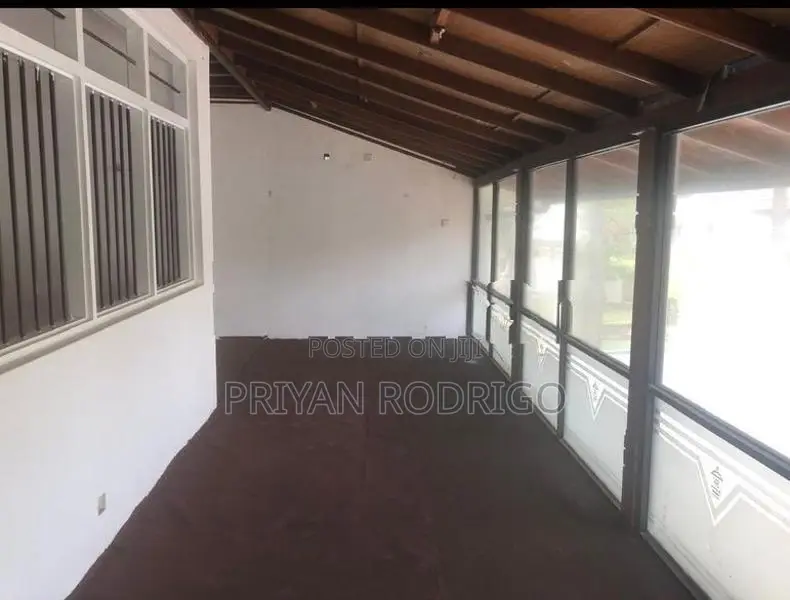 Prime Commercial Building for Rent in Colombo 04