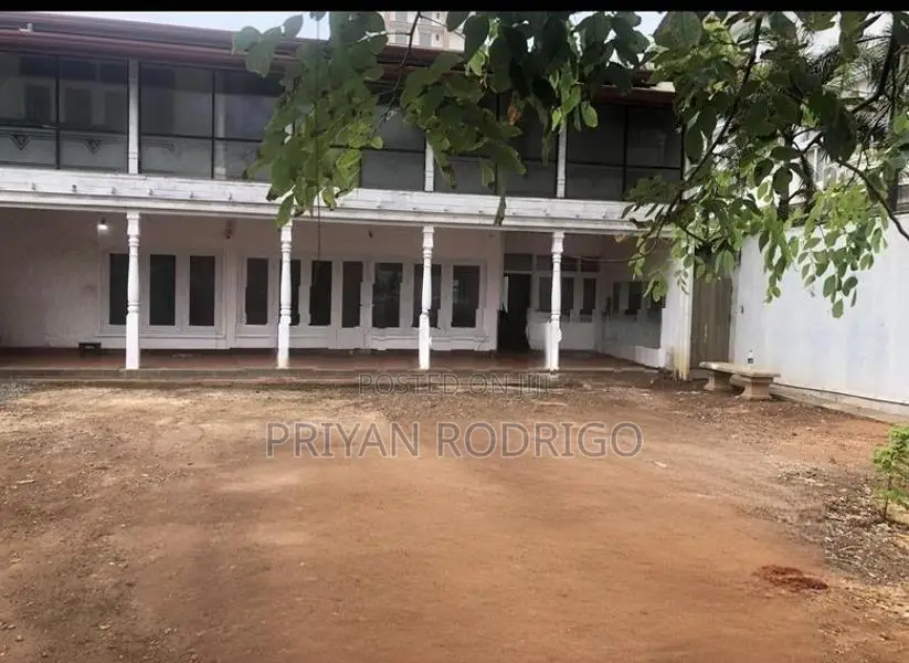 Prime Commercial Building for Rent in Colombo 04