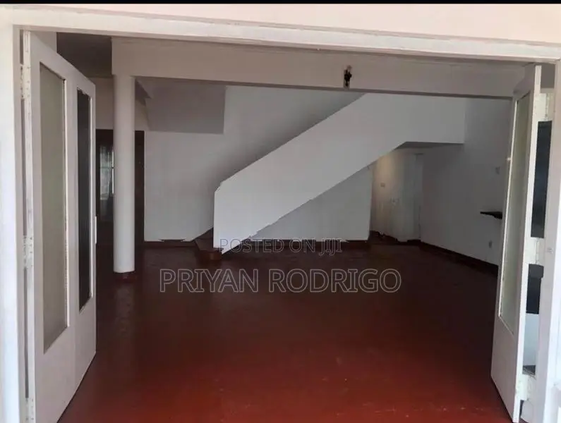 Prime Commercial Building for Rent in Colombo 04