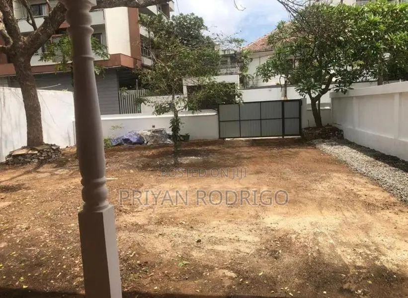 Prime Commercial Building for Rent in Colombo 04