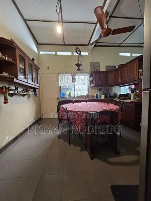 Colombo 05, Thimbirigasyaya Road 03 Bed Room House for Sale