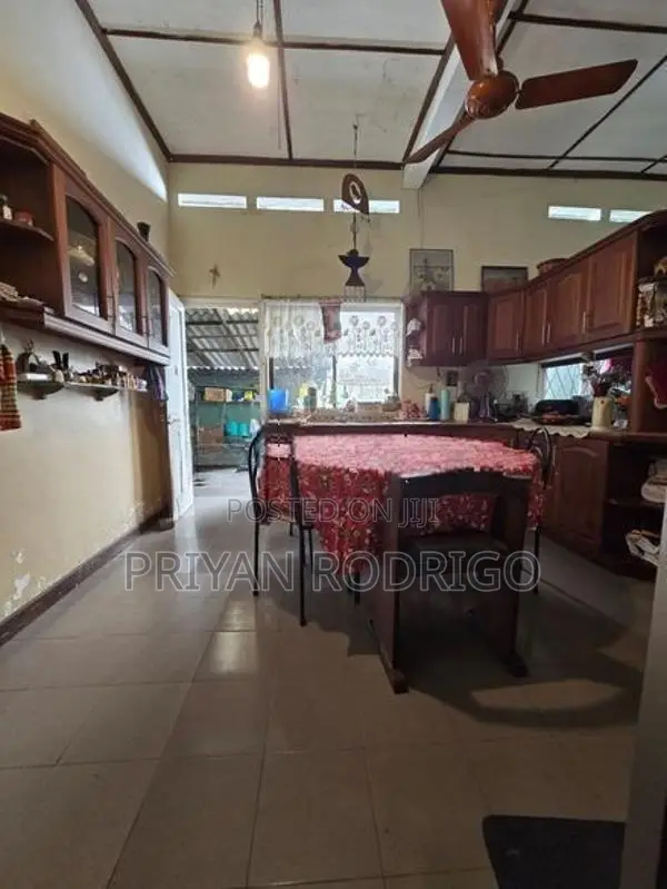 Colombo 05, Thimbirigasyaya Road 03 Bed Room House for Sale