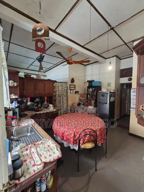 Colombo 05, Thimbirigasyaya Road 03 Bed Room House for Sale