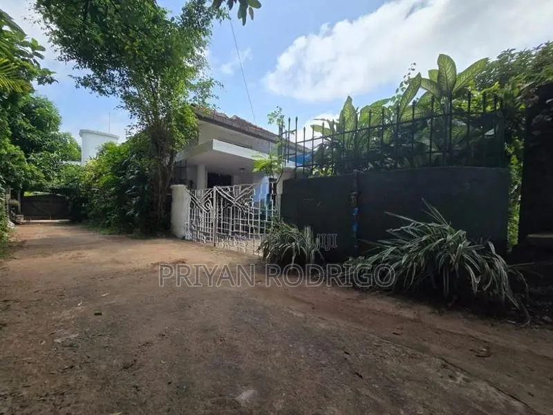 Colombo 05, Thimbirigasyaya Road 03 Bed Room House for Sale