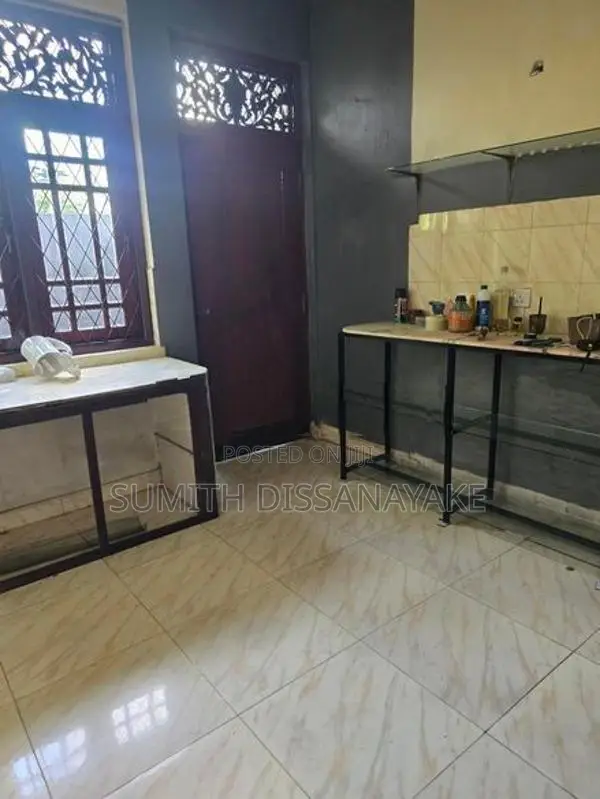 House Ground Floor for Rent - Talawathugoda