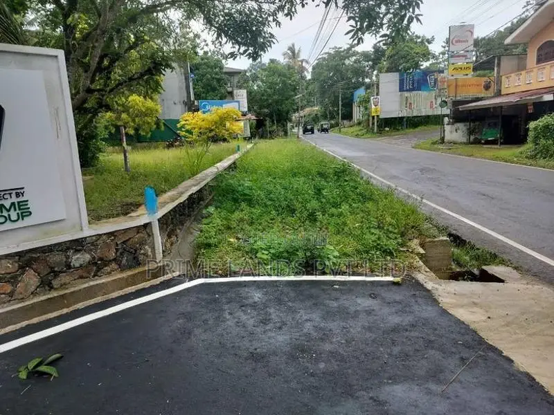 Lands for sale in Galle