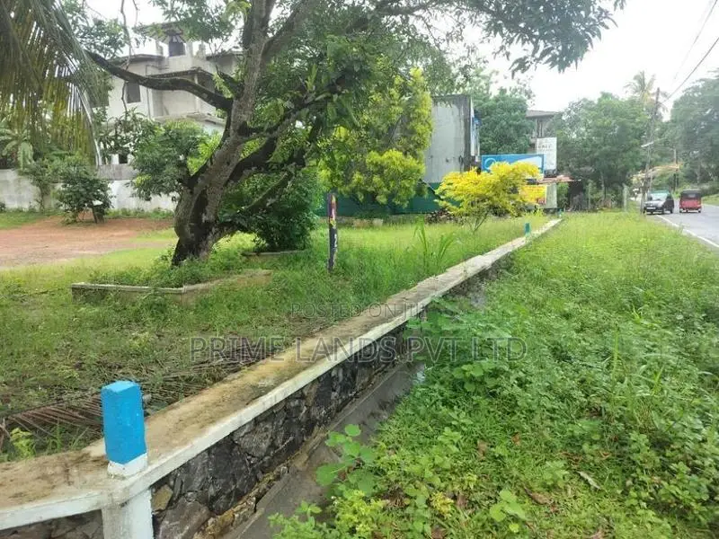 Lands for sale in Galle